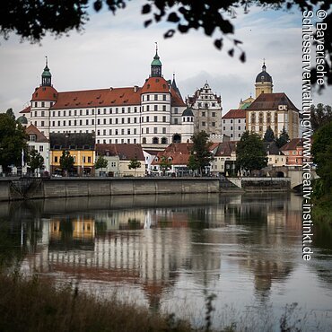 Blick über die Donau, Schloss Neuburg